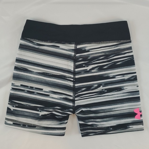 Girls active shorts BUNDLE OF 2 Nike Under Armour - Picture 9 of 10